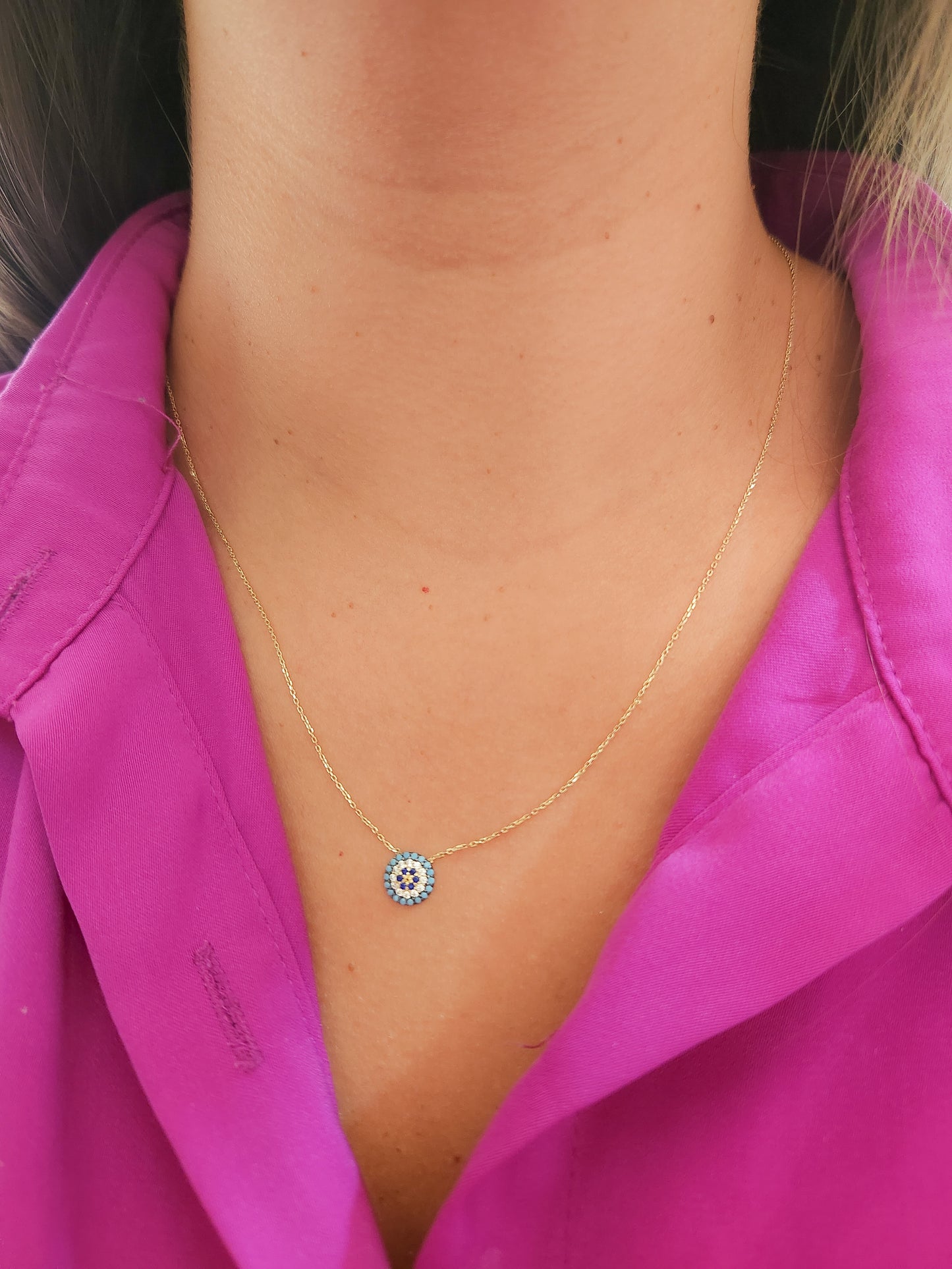 Gargantilla con dije en forma de ojo turco con zirconias