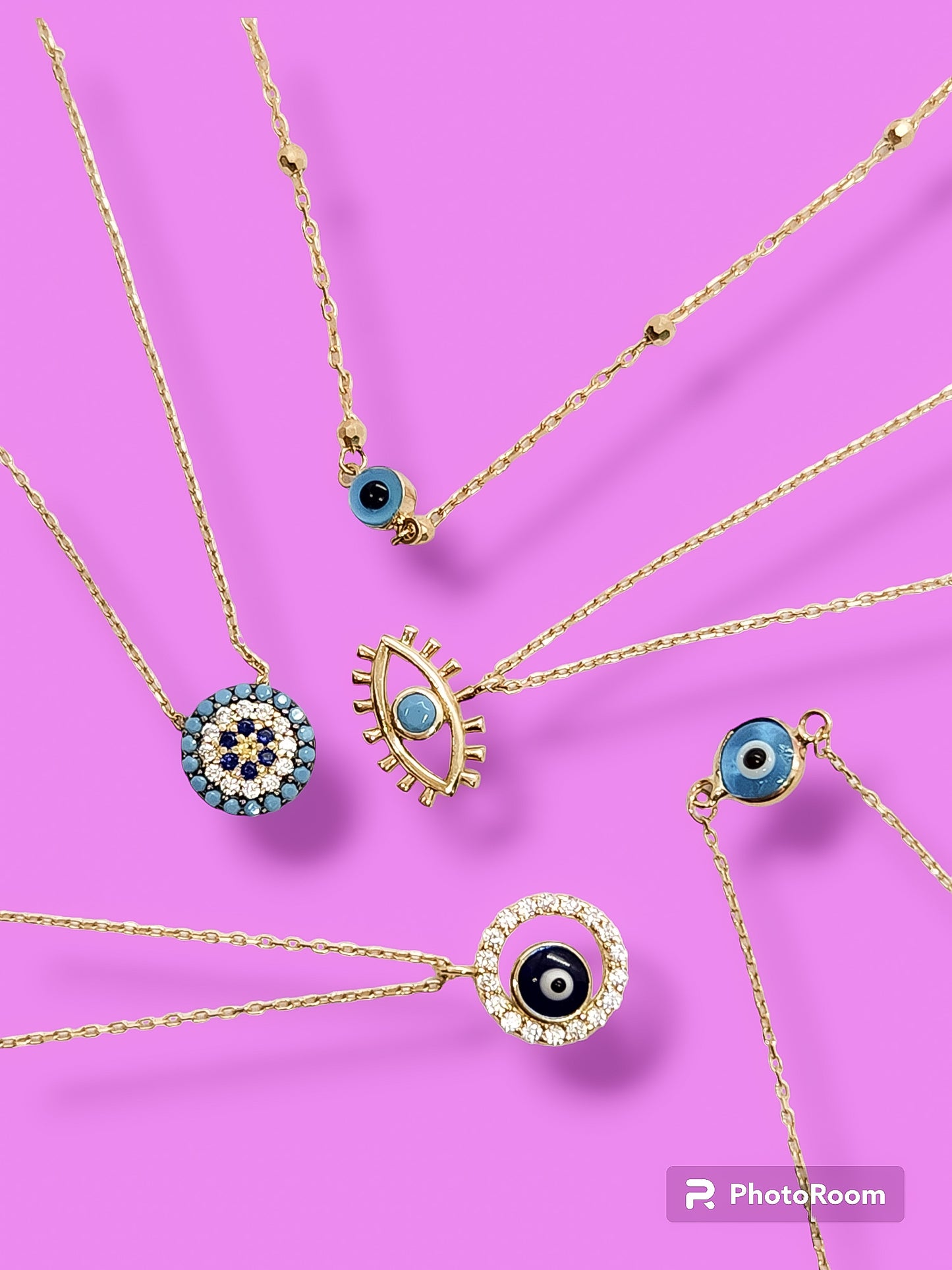 Gargantilla con dije en forma de ojo turco con zirconias