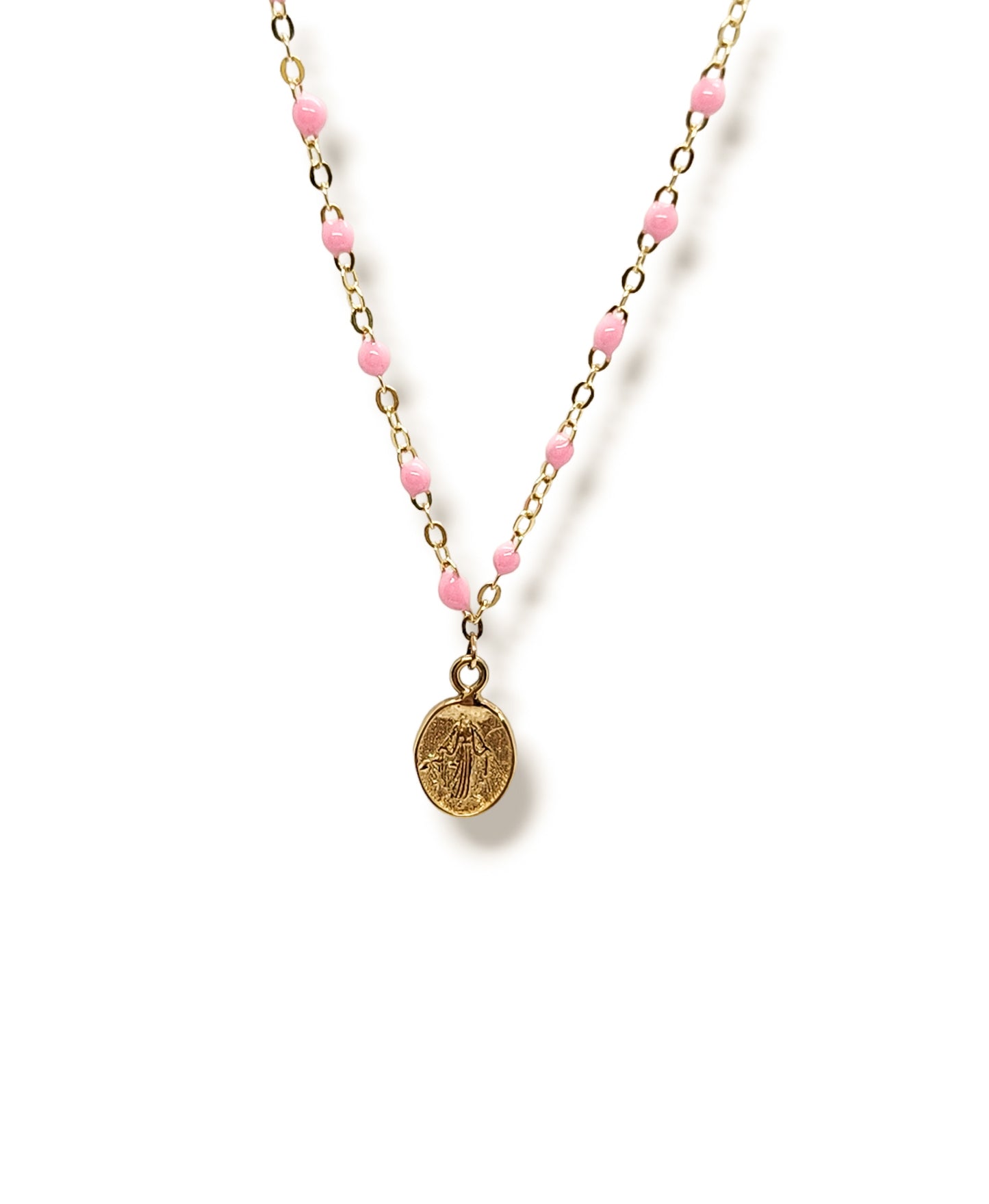 Gargantilla con dije medalla virgen y con detalles en esmalte rosa