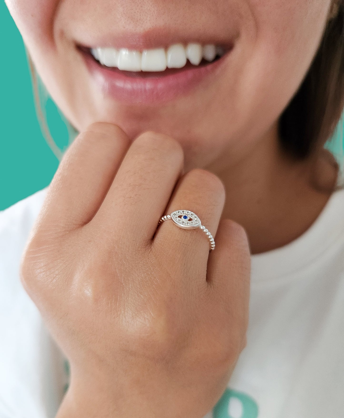Anillo con ojo turco con zirconia blanca