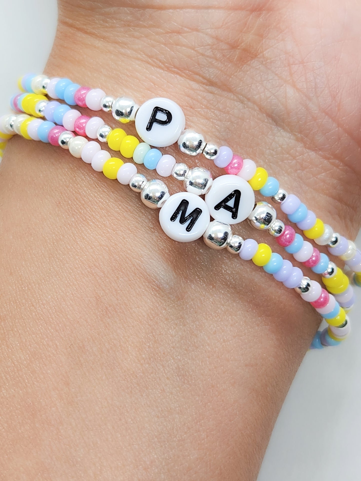 Pulsera de plata con iniciales
