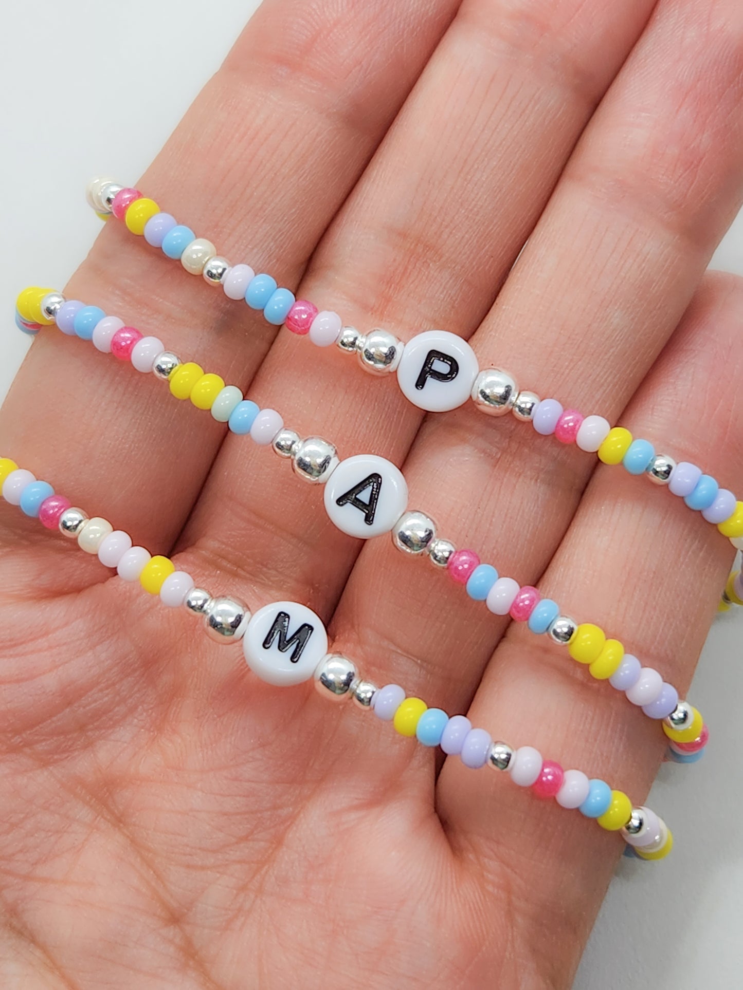 Pulsera de plata con iniciales