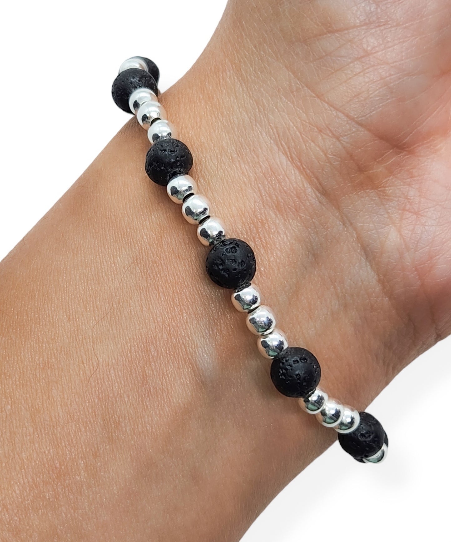 Pulsera de plata con piedra volcánica